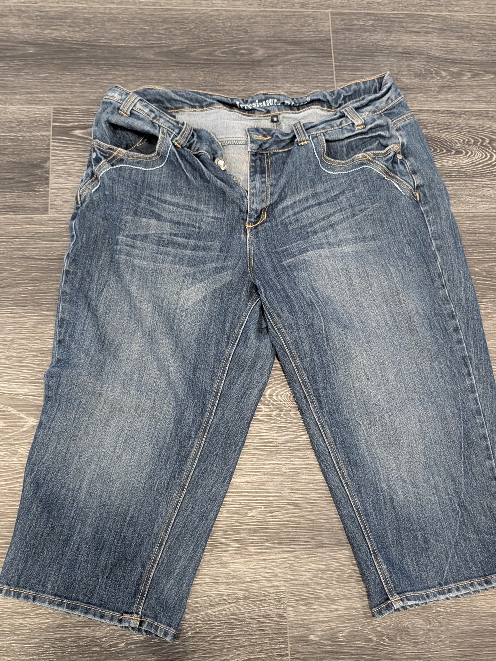 Classic Blue Women’s Denim Capri Jeans